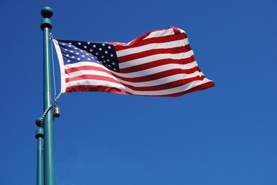 Lá cờ Mỹ, ngôi sao và sọc, Visadep.vn: Với sắc đỏ tươi và ngôi sao sáng trên nền xanh đậm, lá cờ Mỹ đã trở thành biểu tượng của nhiều tầng lớp dân cư Mỹ. Và nay, Visadep.vn giới thiệu cho bạn cập nhật thông tin về những đổi mới trong đơn xin visa Mỹ - một món quà đáng giá cho những ai đang muốn khám phá đất nước này.